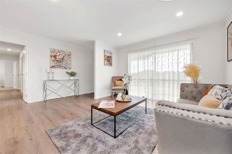 Photo of property in 13 Eroni Clarke Close, Flat Bush, Auckland, 2019