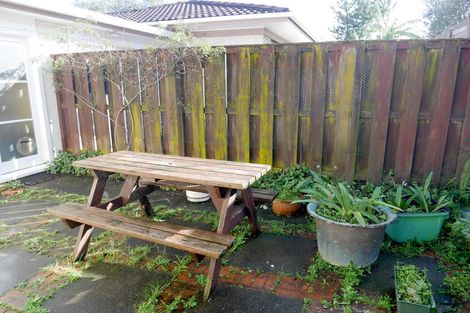 Photo of property in 2/28 Priestley Drive, Bucklands Beach, Auckland, 2014