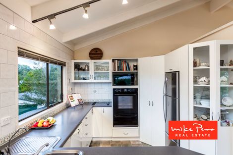 Photo of property in 7 Pokapu Street, Titirangi, Auckland, 0600