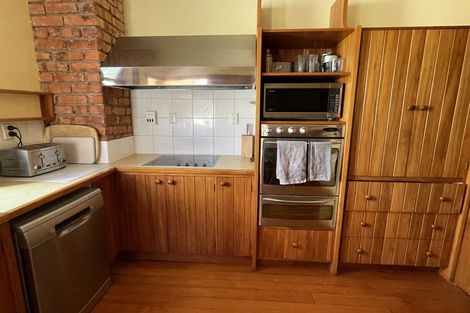 Photo of property in 16 Talavera Terrace, Kelburn, Wellington, 6012