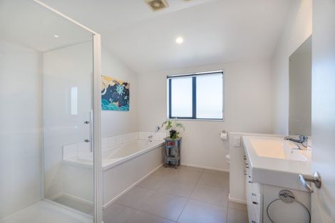 Photo of property in 26 Mauldeth Terrace, Churton Park, Wellington, 6037