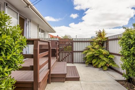 Photo of property in 17 Lake Terrace Road, Burwood, Christchurch, 8061