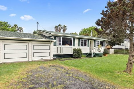 Photo of property in 4 Litchfield Place, Clarks Beach, 2122