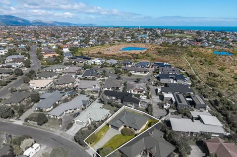 Photo of property in 9 Takahe Drive, Paraparaumu Beach, Paraparaumu, 5032