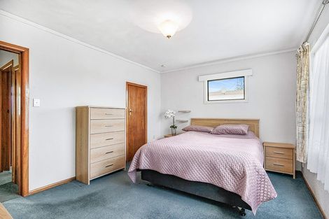 Photo of property in 37 Pollen Crescent, Melville, Hamilton, 3206