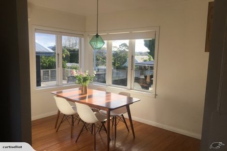 Photo of property in 18 Norman Road, Titirangi, Auckland, 0604