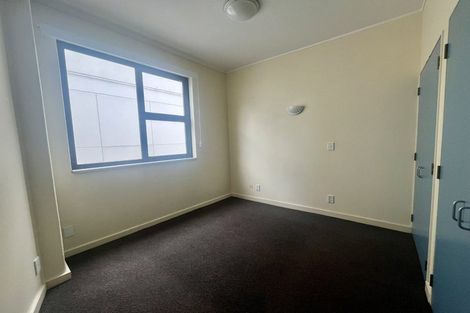 Photo of property in 17 Kent Terrace - Kent Apartments, 3e/16 Kent Terrace, Mount Victoria, Wellington, 6011