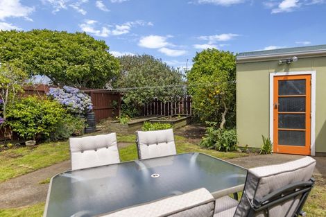 Photo of property in 9 Severn Place, Spotswood, New Plymouth, 4310