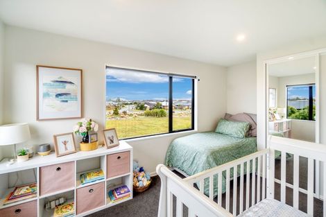 Photo of property in 19 Tangy Loch Lane, Broomfield, Christchurch, 8042