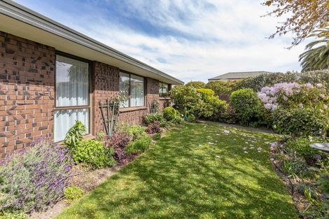 Photo of property in 1/14 Gatonby Place, Avonhead, Christchurch, 8042