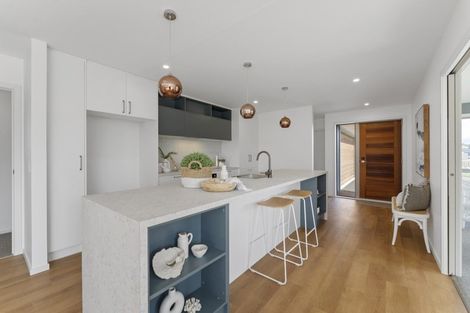 Photo of property in 18 Karearea Avenue, Waikanae, 5036