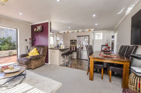 Photo of property in 50b Great South Road, Manurewa, Auckland, 2102