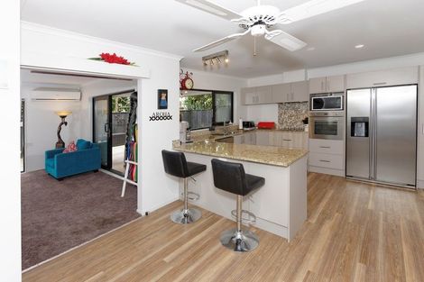 Photo of property in 11a Gane Lane, Te Atatu Peninsula, Auckland, 0610