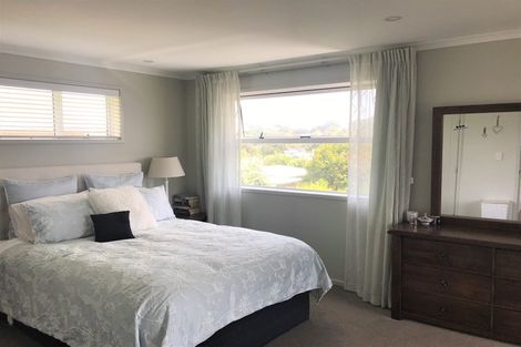 Photo of property in 63a Walton Street, Red Beach, 0932