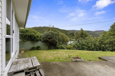 Photo of property in 4 Parenga Street, Wainuiomata, Lower Hutt, 5014