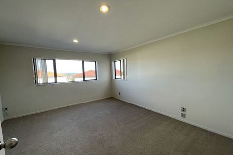 Photo of property in 65 Keri Vista Rise, Papakura, 2110