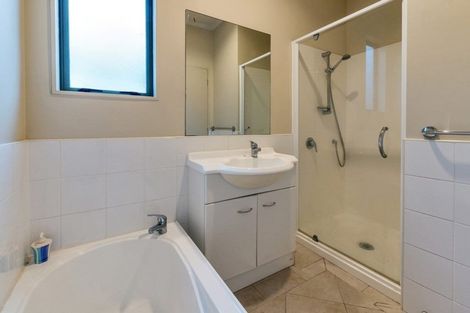 Photo of property in 39 Verdale Circle, Glen Eden, Auckland, 0602