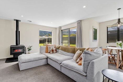 Photo of property in 7 Tomtit Crescent, Lake Hawea, Wanaka, 9382