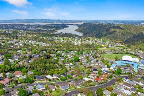 Photo of property in 1/22 Simon Ellice Drive, Bayview, Auckland, 0629