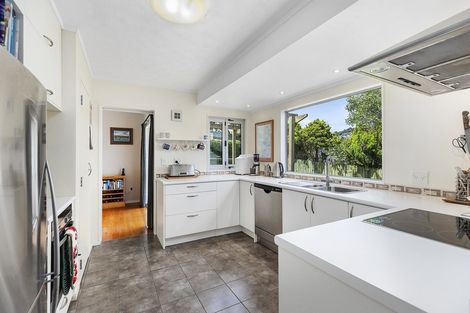 Photo of property in 11 John Witton Drive, Crofton Downs, Wellington, 6035
