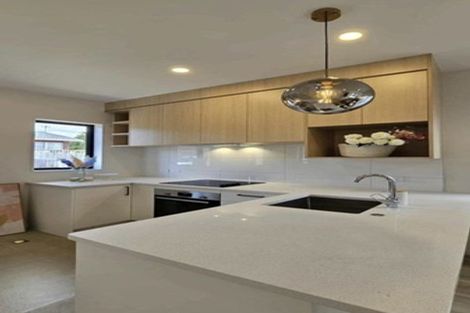 Photo of property in 17 Paetai Lane, Te Atatu Peninsula, 0610