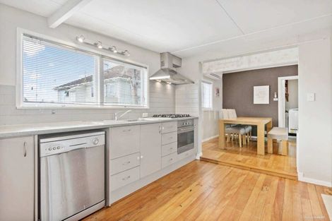 Photo of property in 1/56 Roberts Road, Glenfield, Auckland, 0629