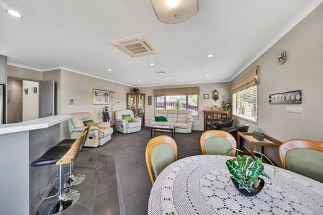 Photo of property in 14 Milmoe Street, Hawera, 4610