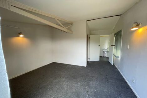 Photo of property in 22 Cliff View Drive, Green Bay, Auckland, 0604