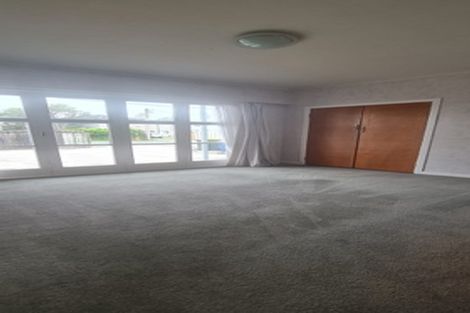 Photo of property in 6 Kingdale Road, Henderson, Auckland, 0610