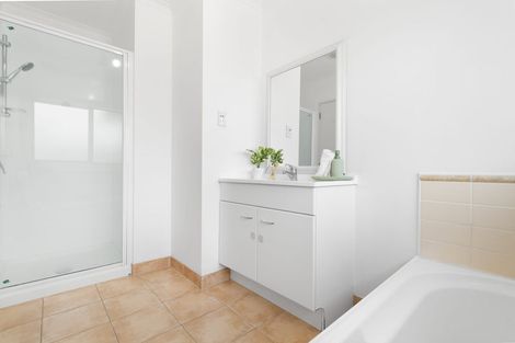 Photo of property in 13 Gerolds Place, Flat Bush, Auckland, 2019