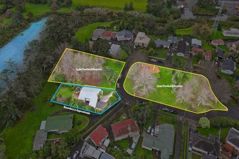 Photo of property in 36 Pandora Place, Pakuranga, Auckland, 2010