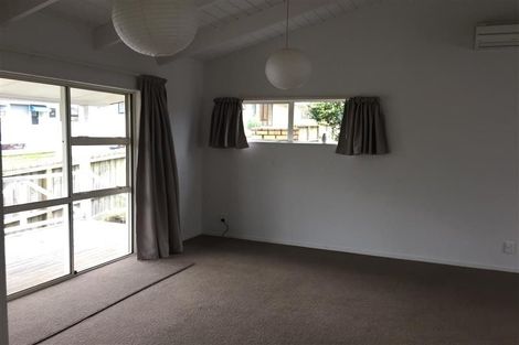 Photo of property in 48 Strid Road, Te Atatu South, Auckland, 0610