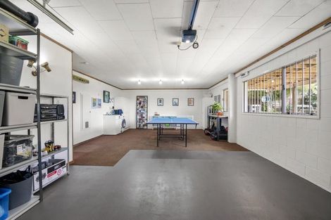 Photo of property in 1/3 Hall Road, Glenfield, Auckland, 0629