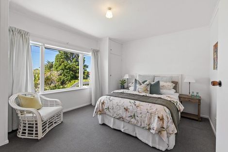 Photo of property in 17 Lyndhurst Road, Te Atatu South, Auckland, 0610