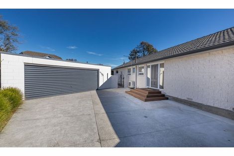 Photo of property in 19 Lombard Place, Avonhead, Christchurch, 8042