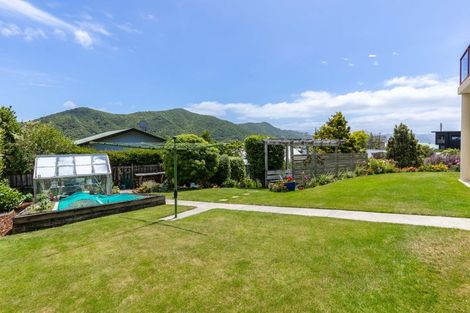 Photo of property in 14 Moana View Road, Waikawa, Picton, 7220