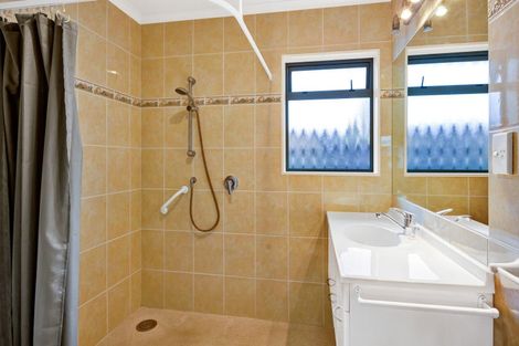 Photo of property in 21a Clemow Road, Fitzroy, New Plymouth, 4312