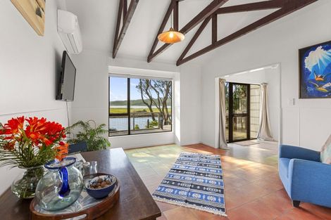 Photo of property in 33 Nihinihi Avenue, Raglan, 3225