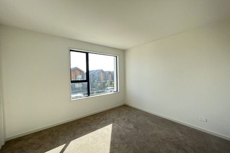 Photo of property in 71 Tarapuka Road, Westgate, Auckland, 0814