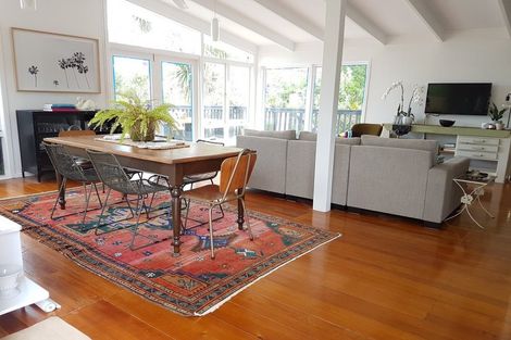 Photo of property in 13 Merchant Avenue, Te Atatu South, Auckland, 0610