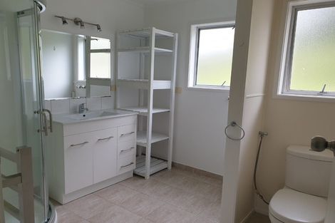 Photo of property in 40 Holt Avenue, Torbay, Auckland, 0630