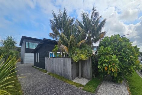 Photo of property in 32 Taumata Road, Omaha, 0986