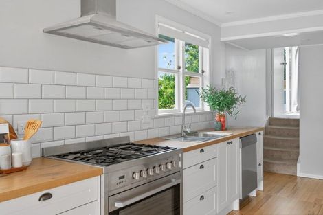 Photo of property in 25 Glenn Terrace, Otumoetai, Tauranga, 3110