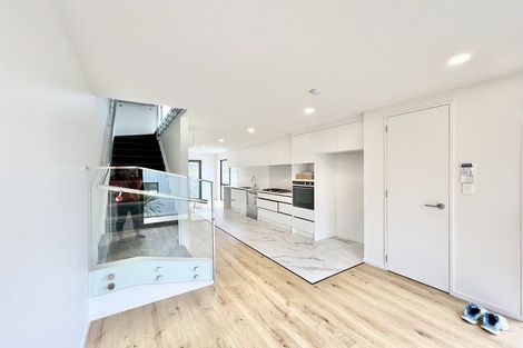 Photo of property in 7e Serrata Place, Browns Bay, Auckland, 0630