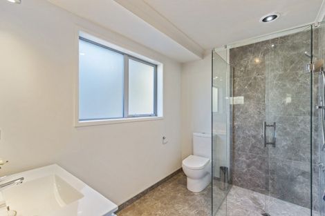 Photo of property in 1 Howe Place, Upper Vogeltown, New Plymouth, 4310