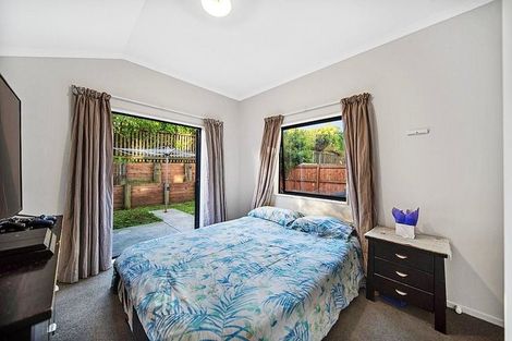 Photo of property in 18 Taiaapure Street, Weymouth, Auckland, 2103