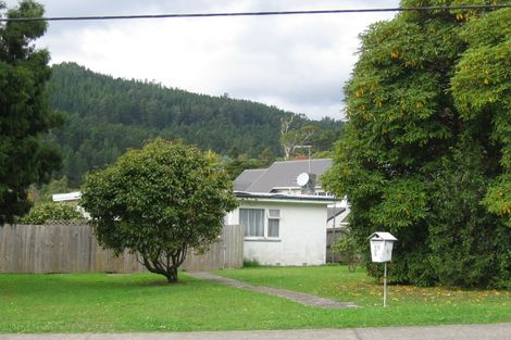 Photo of property in 11 Jocelyn Crescent, Pinehaven, Upper Hutt, 5019