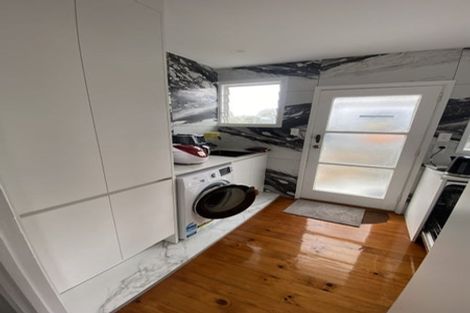 Photo of property in 1/30 Sunnyfield Crescent, Glenfield, Auckland, 0629