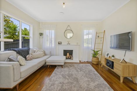 Photo of property in 47 Rua Road, Glen Eden, Auckland, 0602