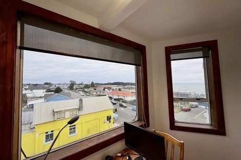 Photo of property in Devonport Apartments, 10/127 Saint Aubyn Street, New Plymouth, 4310